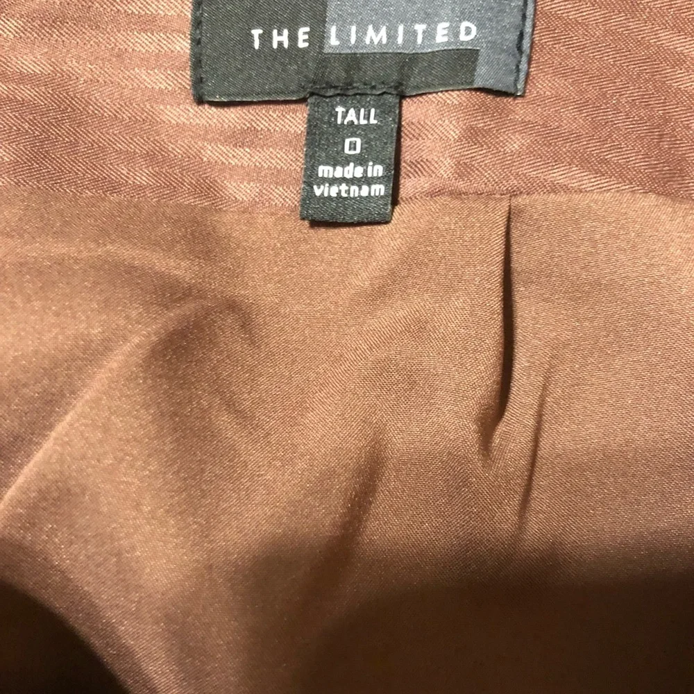 The Limited Women’s Brown Skirt. Size: Tall 0. Excellent Condition. - Picture 3 of 5